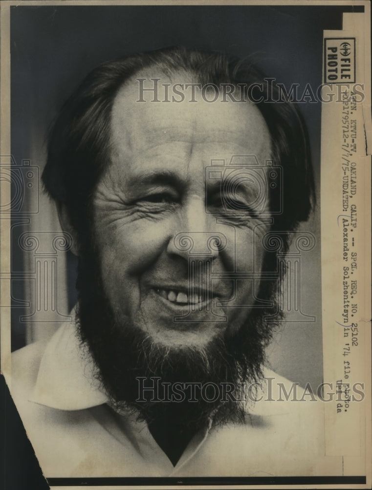 1974 Press Photo Russian exiled author Alexander Solzhenitsyn - mjc03604 - Historic Images