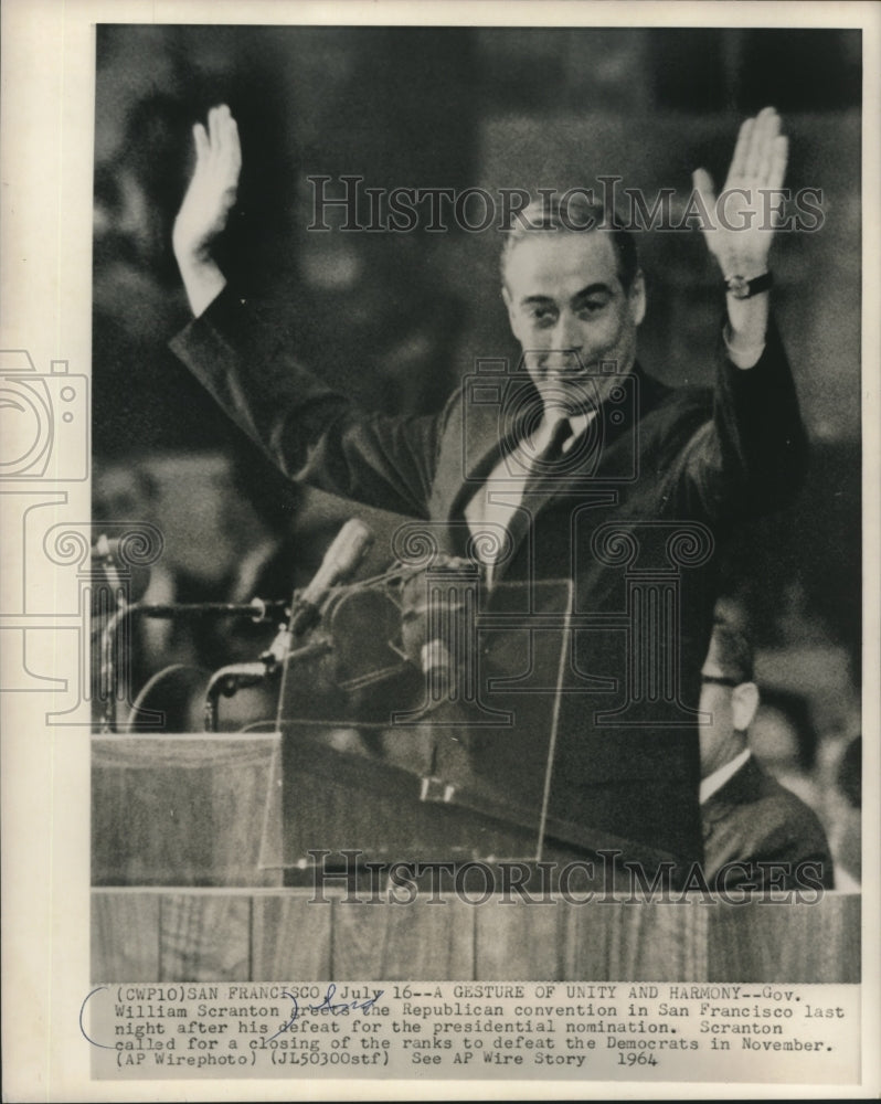 1964 Press Photo Governor William Scranton greets convention in San Francisco - Historic Images