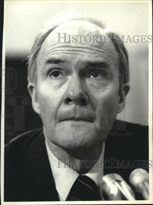 1983, Brent Scowcroft testifies at House Appropriations Committee - Historic Images