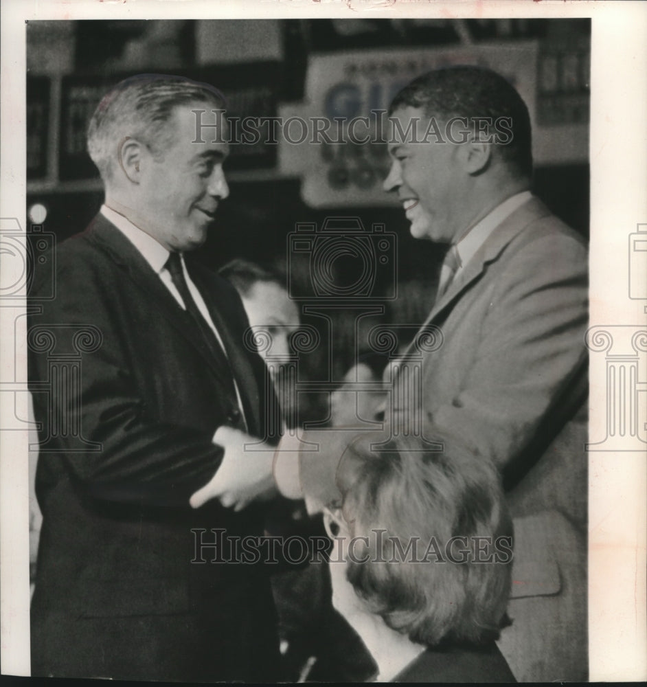 1964 Press Photo Gov. William Scranton & Edward Brook in Boston at convention - Historic Images