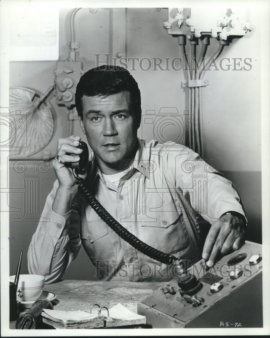 1966 Press Photo Roger Smith stars in new comedy "Mister Roberts," on NBC - Historic Images