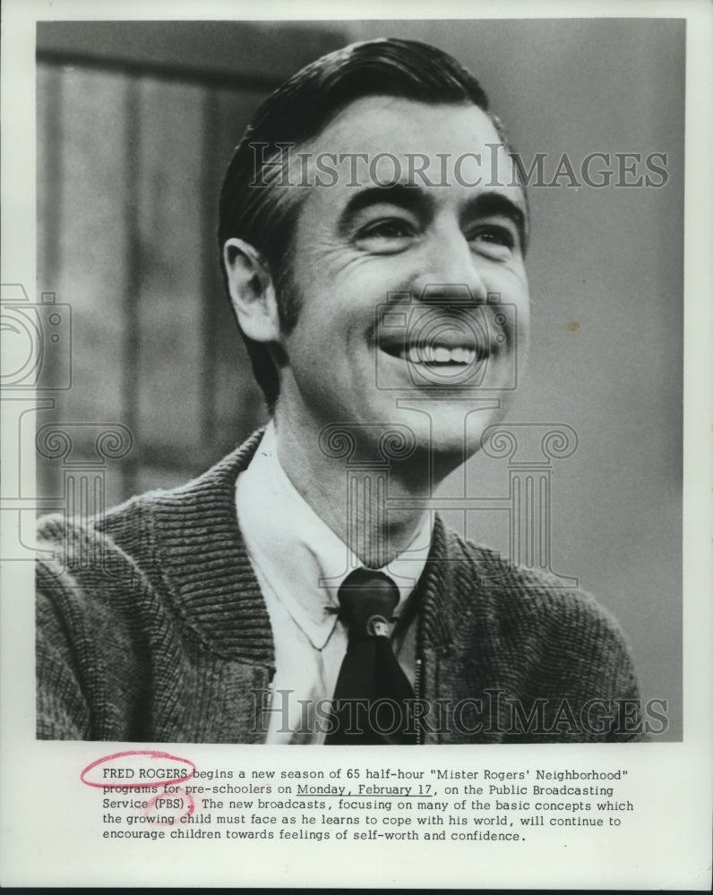 1977 Press Photo Fred Rogers new season on PBS, &quot;Mister Rogers&#39; Neighborhood&quot; - Historic Images