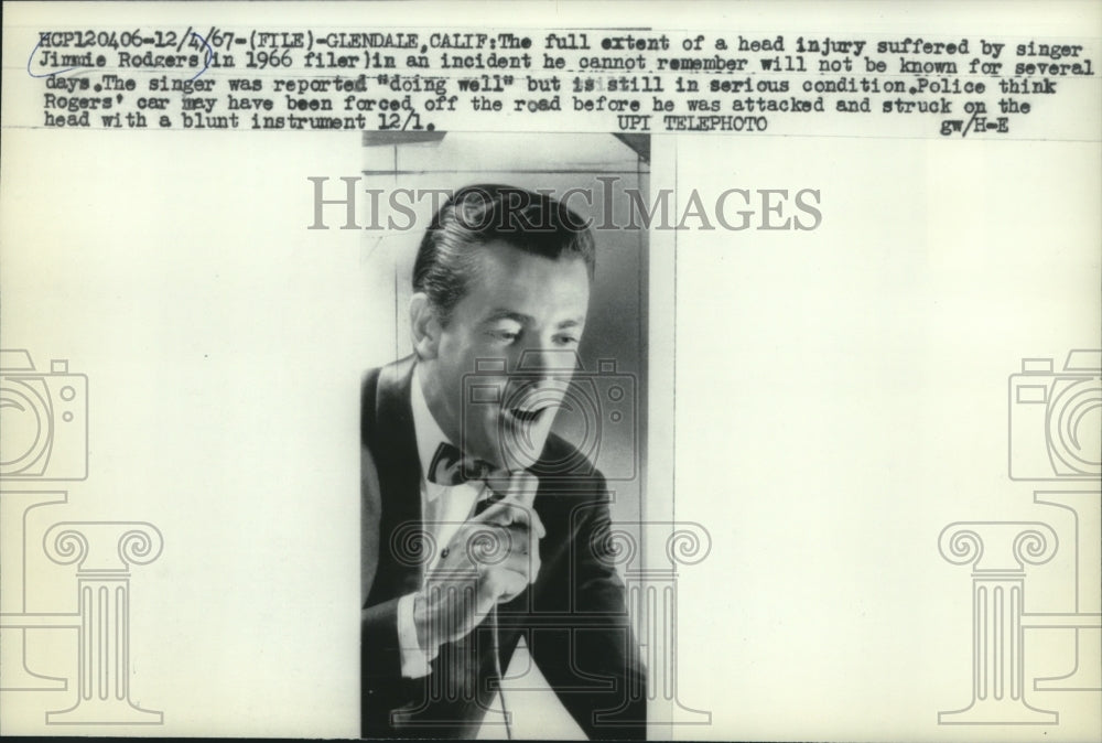 1967 Press Photo Jimmie Rodgers Singing With Microphone - mjc03892 - Historic Images