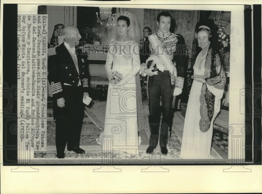 1972 Press Photo Prince Alfonso, bride and her grandparents in El Prado Palace - Historic Images
