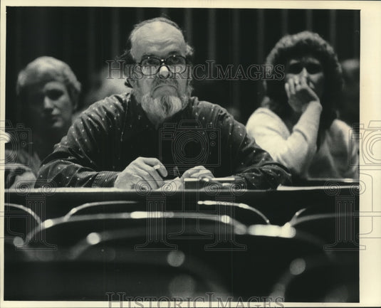 1986 Director of the Patio Players, Jack Strawbridge holds auditions - Historic Images