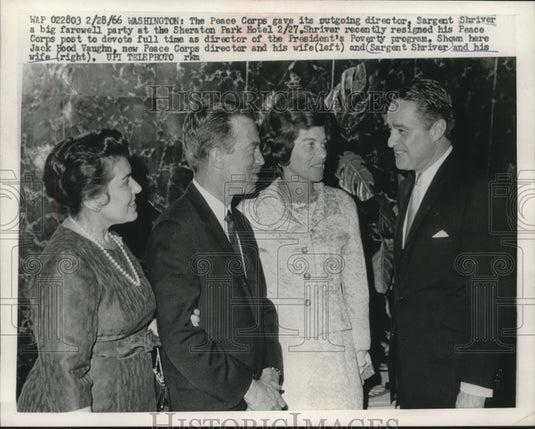 1966 Press Photo Sargent Shriver resigns as Peace Corps Director in Washington - Historic Images