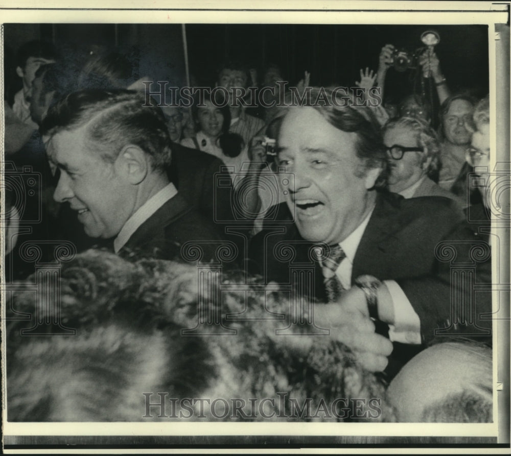 1972 Press Photo Mayor Maier, VP candidate Sargent Shriver at Serb Memorial Hall - Historic Images