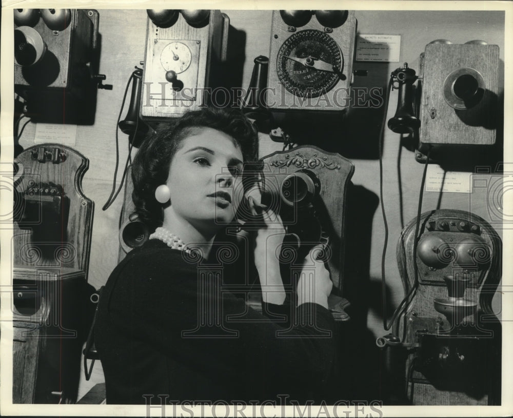 1960 Press Photo A dial telephone that worked on battery &amp; was used by a farmer - Historic Images