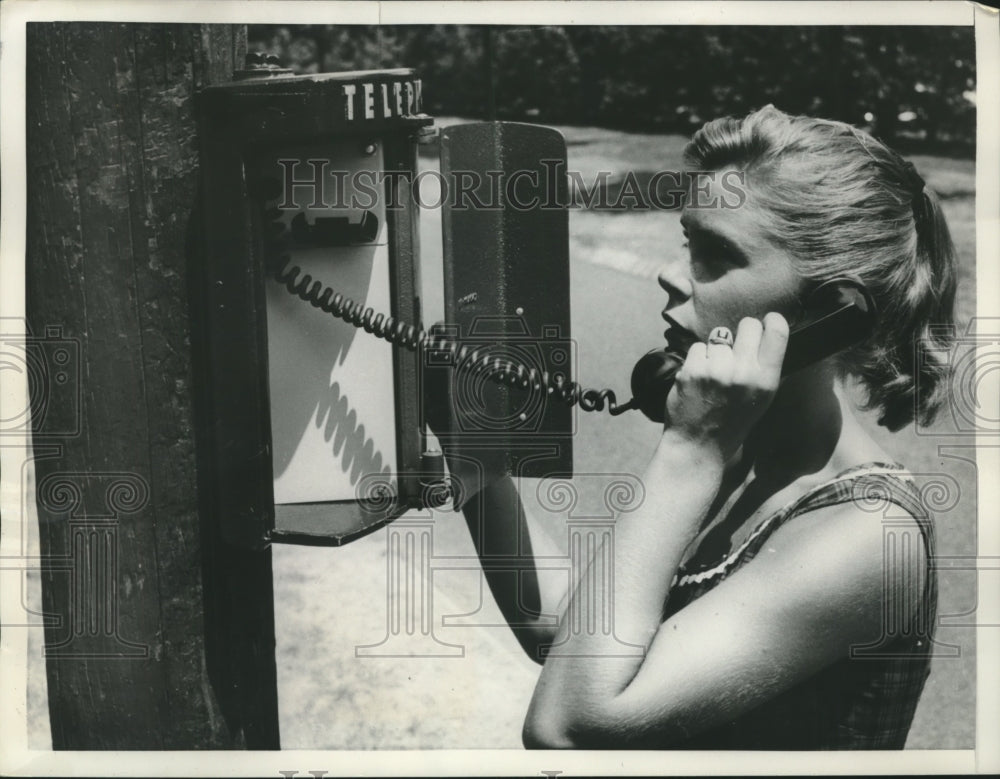 1955 Press Photo A telephone in direct contact with fire and police headquarters - Historic Images