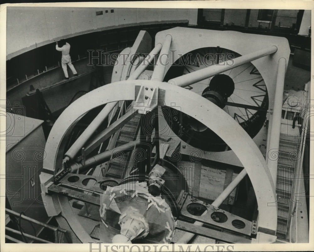1967 Press Photo Europe&#39;s largest telescope shown, Royal Greenwich observatory. - Historic Images
