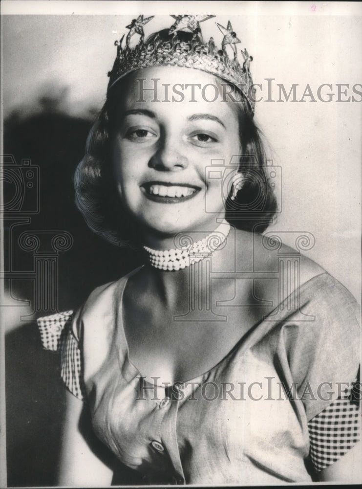 1952, Beverly Steffen, Alice in Dairyland, Wisconsin fair, Chicago. - Historic Images