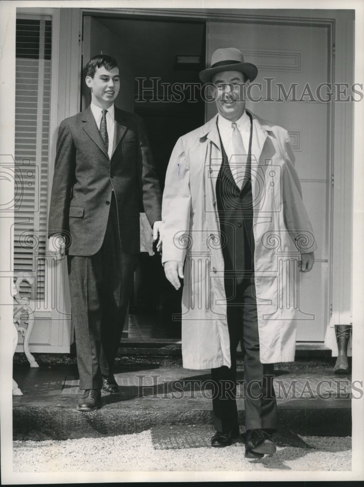 1956 Press Photo Adlai Stevenson and son John Fell Stevenson go to church in Ill - Historic Images