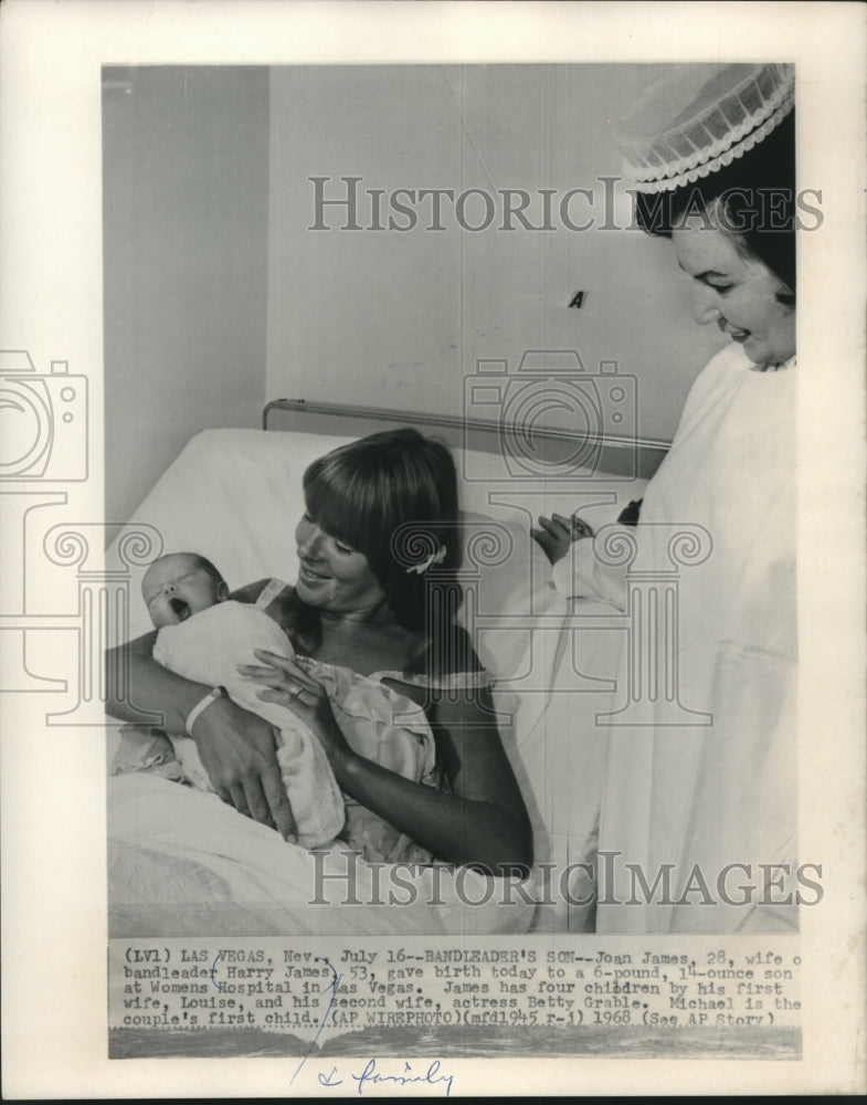 1968 Press Photo Joan James with new born son at Womens Hospital in Las Vegas. - Historic Images