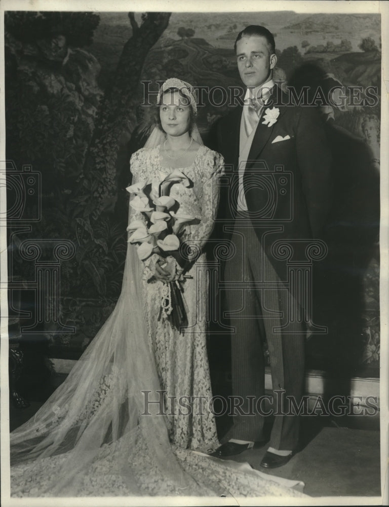 1932, Mr. and Mrs. Elliott Roosevelt at their wedding in Pennsylvania - Historic Images
