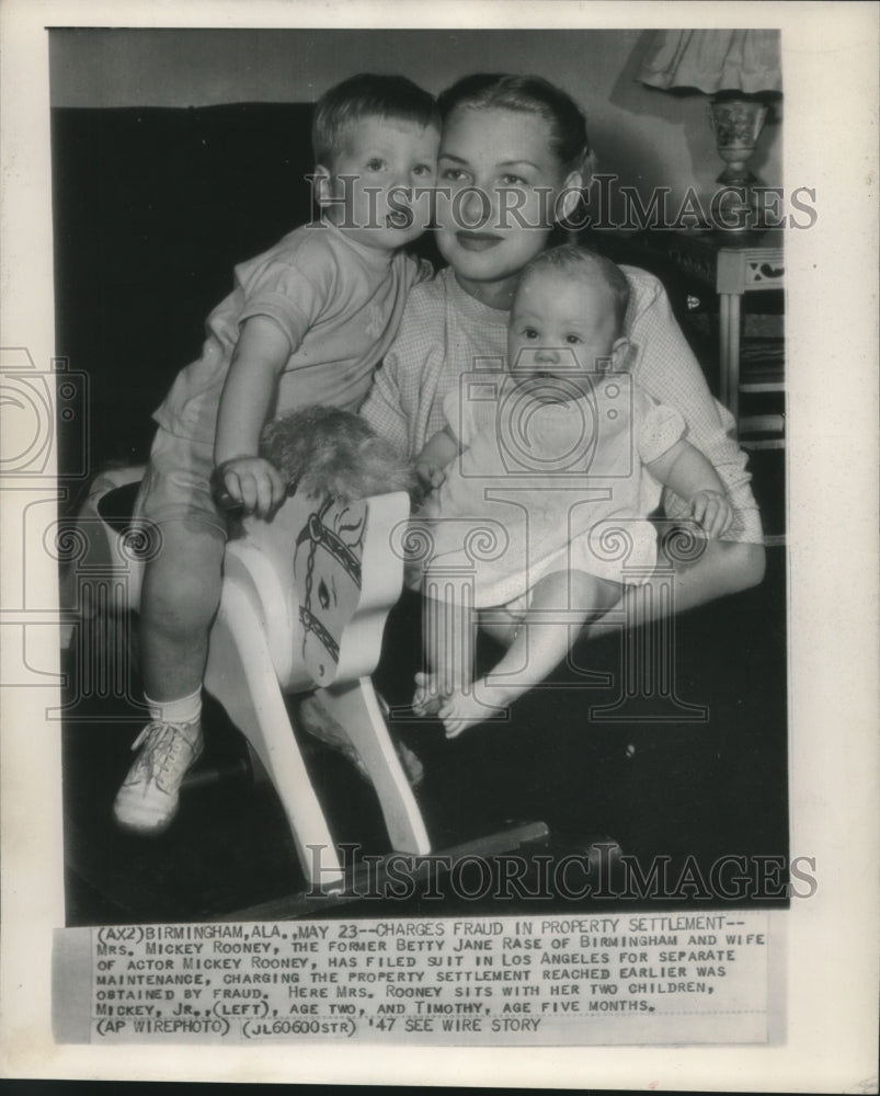 1947 Mrs. Mrs. Mickey Rooney Sits With Sons Mickey Jr. and Timothy - Historic Images