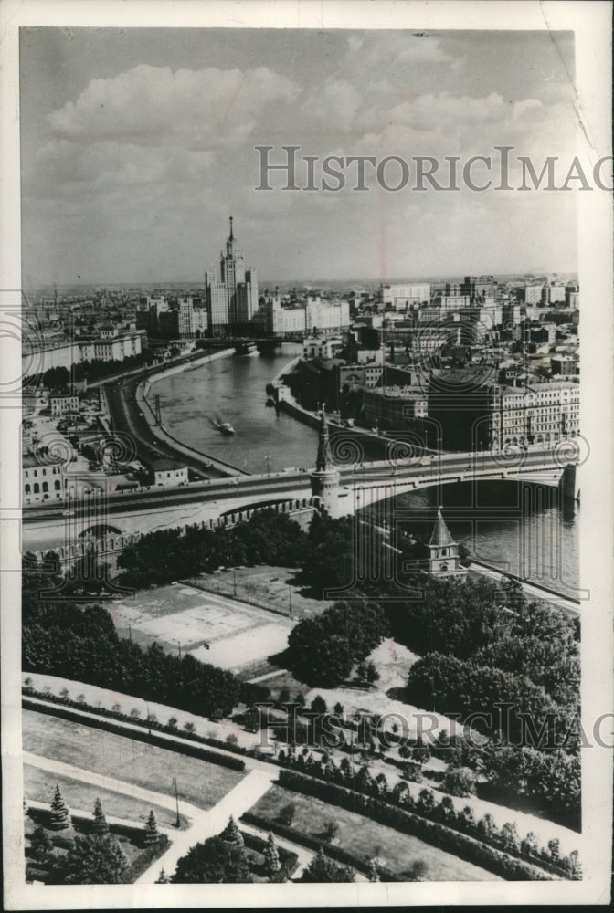 1955 Press Photo View of Moscow River from the Ivan the Terrible belfry, Russia - Historic Images