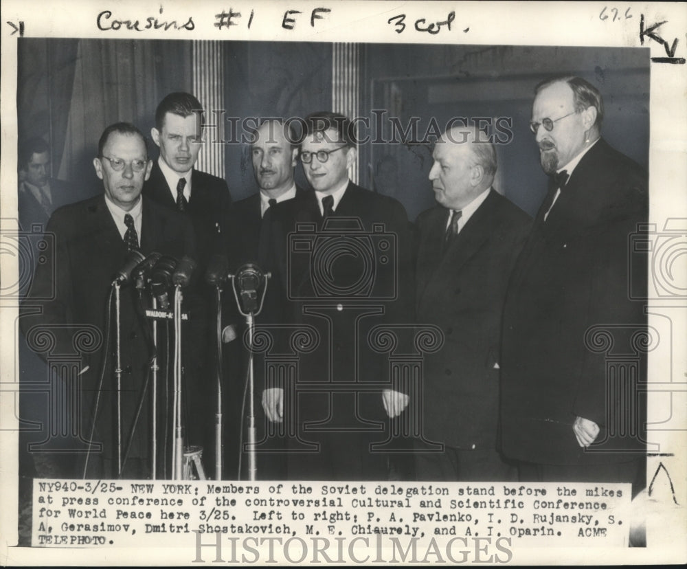 1949 Press Photo Soviet delegation at the Cultural and Scientific Conference - Historic Images