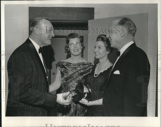 1965 Press Photo Sidney Slocum and wife and Dr. Theodore Gandy and wife, Oshkosh - Historic Images