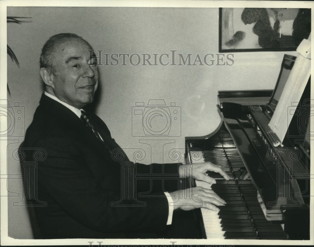 1975 Richard Rodgers Plays Piano in His Madison Avenue Office - Historic Images