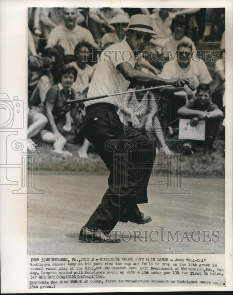 1964 Press Photo Juan &quot;Chi-Chi&quot; Rodriguez dances at Whitemarsh Open - mjc04935 - Historic Images