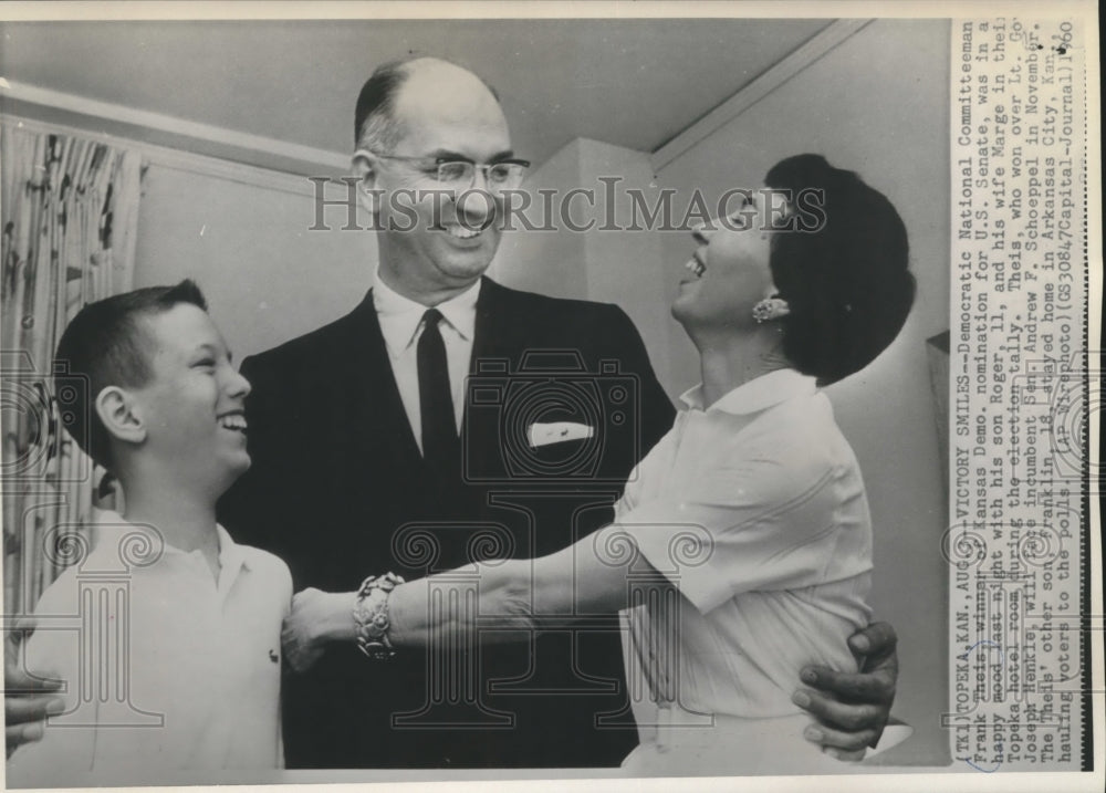 1960 Press Photo Frank Theis with son Roger and wife Marge in Topeka hotel room - Historic Images