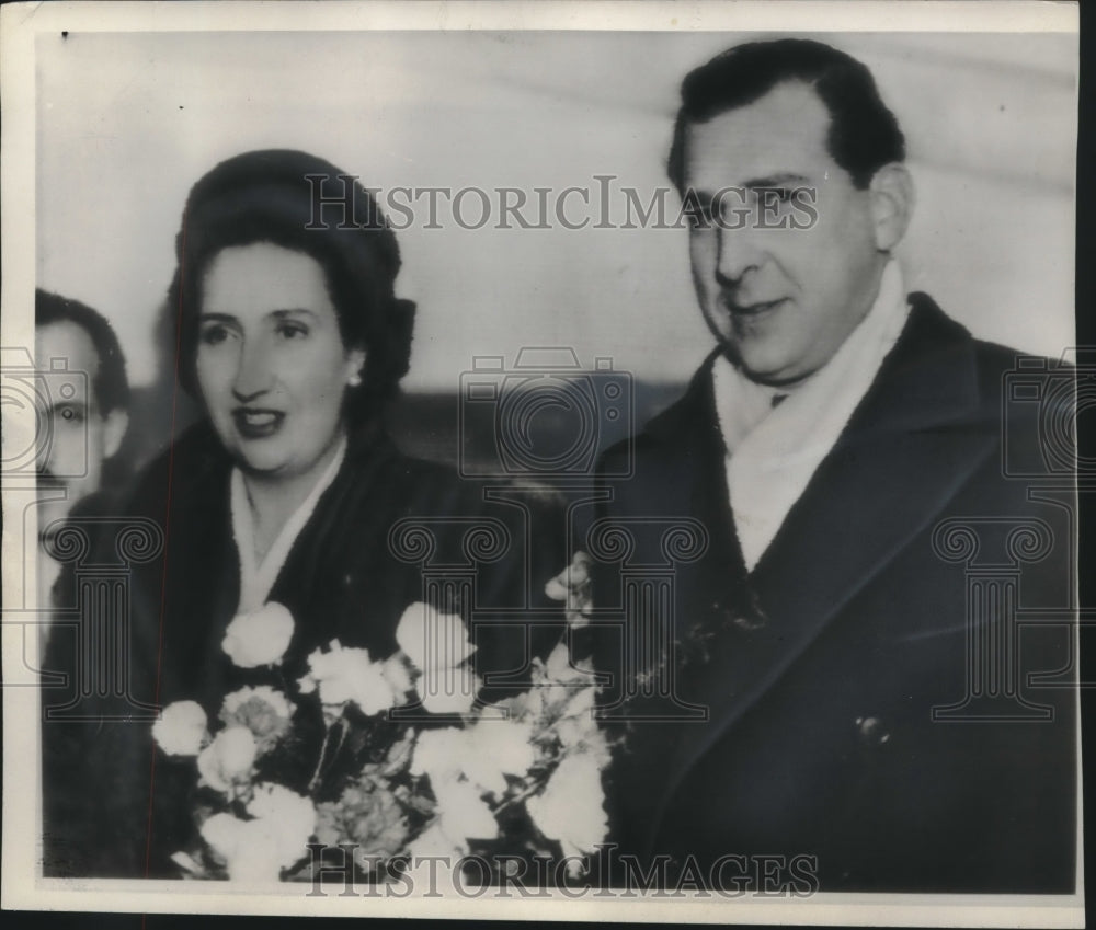 1946 Press Photo Spain&#39;s Don Juan &amp; his wife the Countess of Barcelona in London- Historic Images