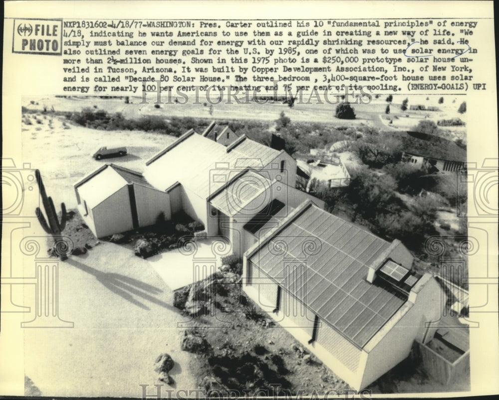 1975 Press Photo A prototype of a home powered by solar energy - mjc05393 - Historic Images