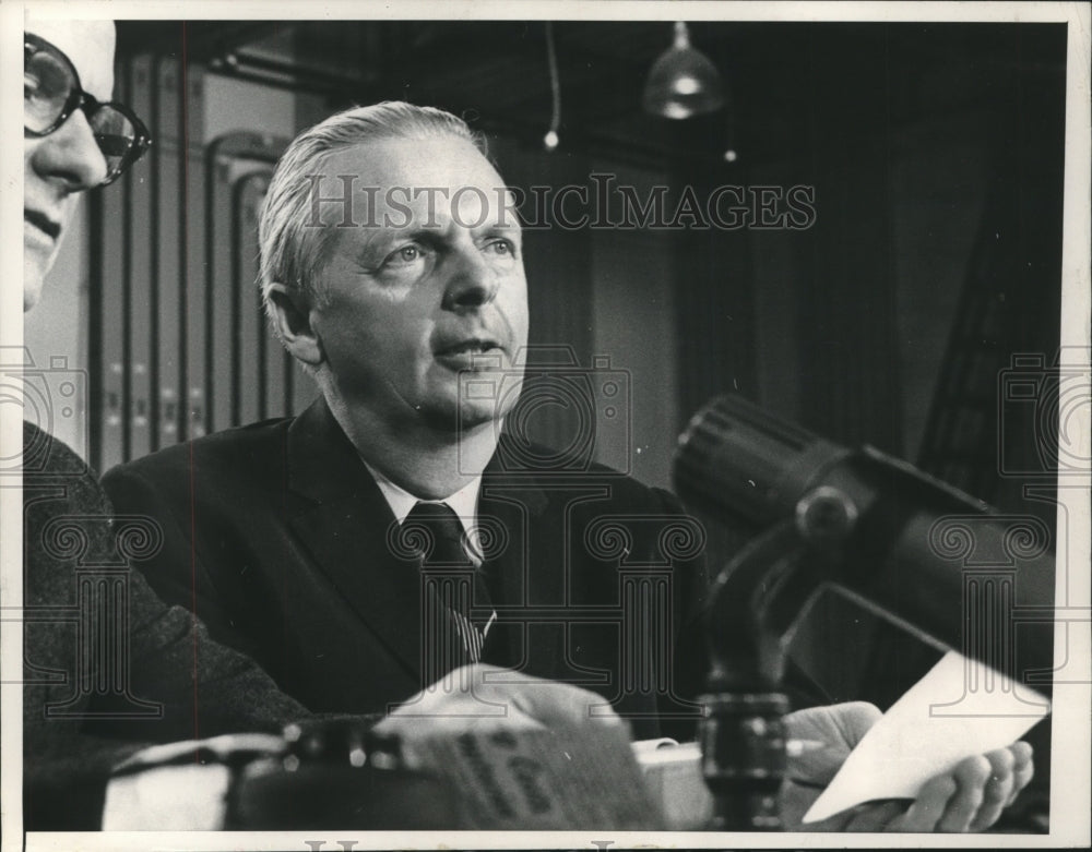 1964, Former Illinois Governor William Stratton on TV program - Historic Images
