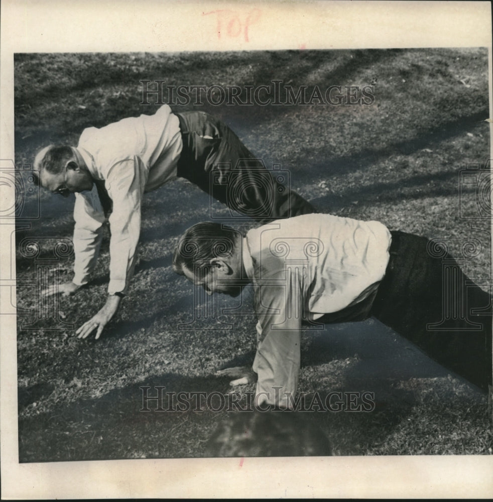 1960 Press Photo New York Governor Rockefeller challenged Carl Haffenreffer - Historic Images