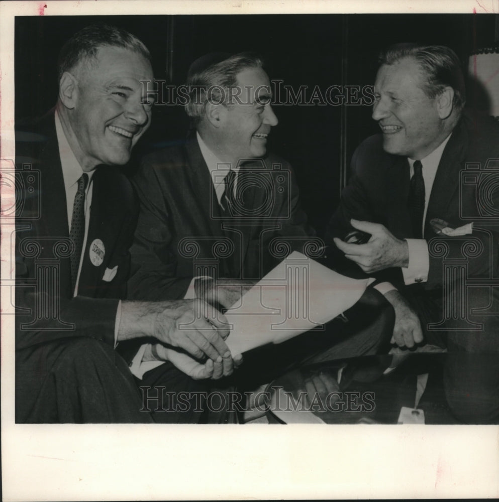 1964 Press Photo Nelson Rockefeller and others at conference San Francisco - Historic Images