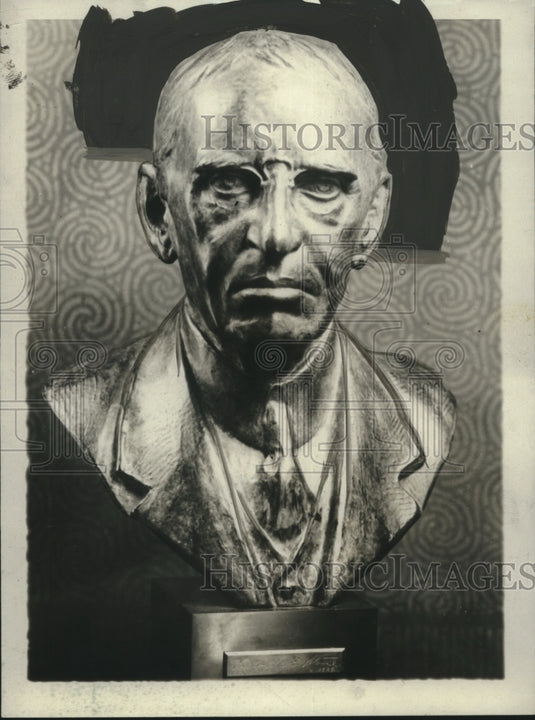 1929 Press Photo Bronze bust of Melville E. Stone in New York City - mjc05663 - Historic Images