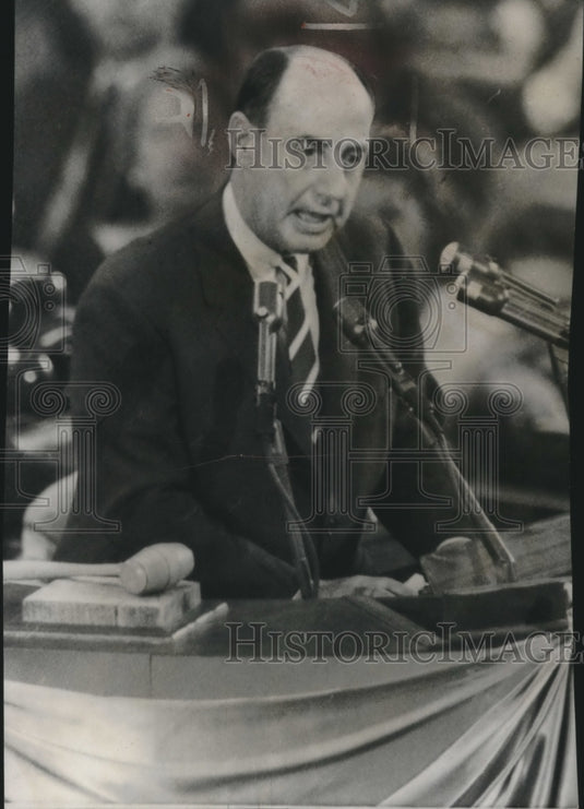 Press Photo Presidential candidate Adlai Stevenson speaks from podium - Historic Images