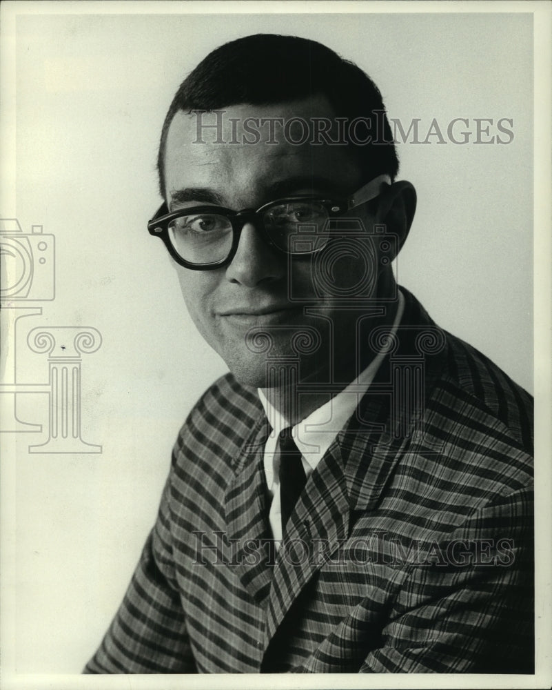 1968 Press Photo Willam Scatchard III Playboy Club &amp; Hotel manager Wisconsin- Historic Images