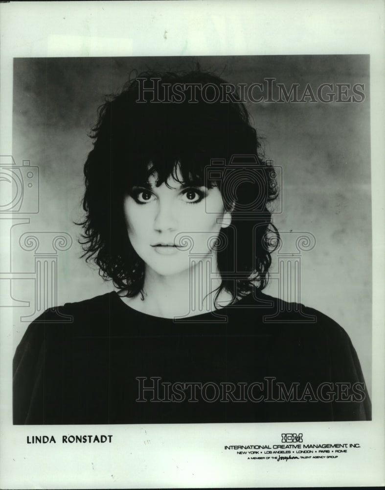 1984 Press Photo Singer Linda Ronstadt - mjc05801 - Historic Images