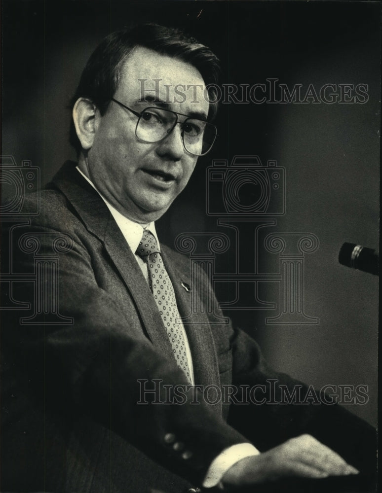 1990, Indiana Governor Tommy Thompson - mjc05863 - Historic Images