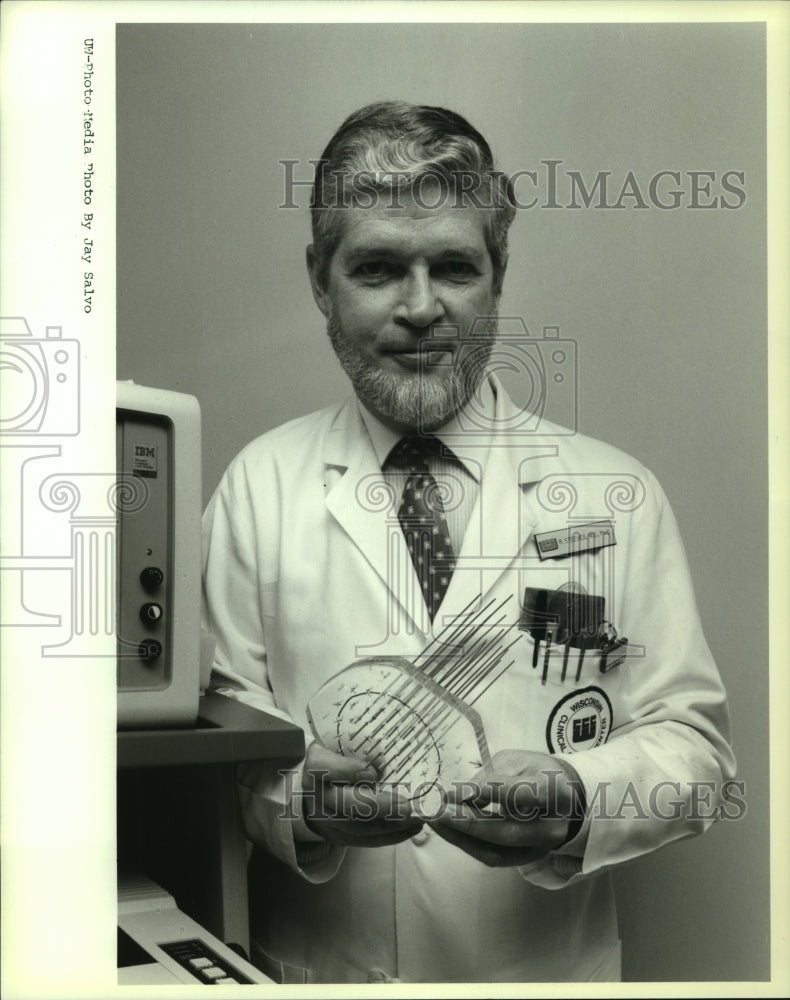 1987, Richard Steeves Cancer Specialist Wisconsin - mjc05872 - Historic Images