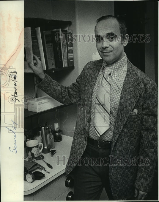 1978 Heart Specialist Dr. Richard Sternlieb of Saint Mary's Hospital - Historic Images