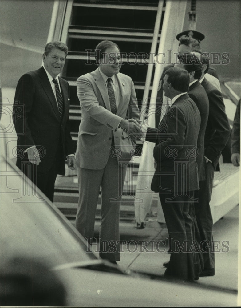 1985 Press Photo President Reagan and Senator Robert Kasten, Milwaukee, WI - Historic Images