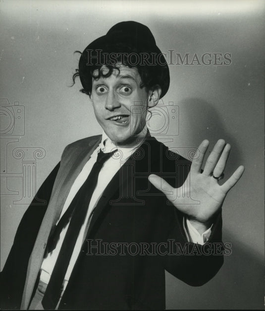 1964 Press Photo Goofy Looking Bill Taylor in Milwaukee - mjc06231 - Historic Images
