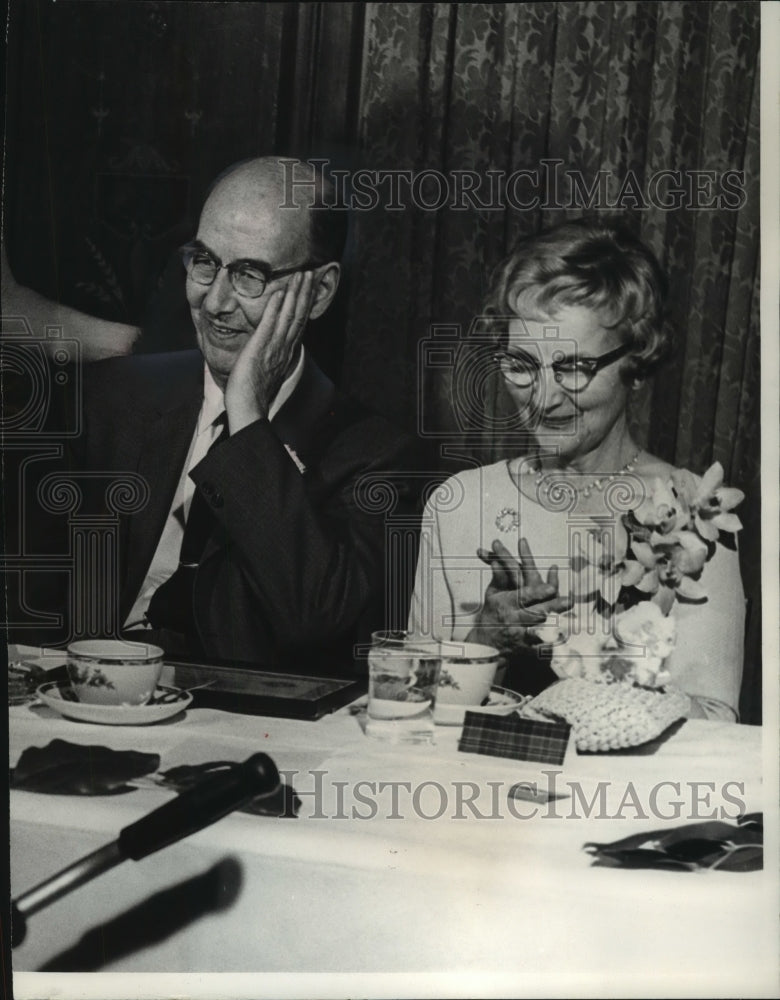 1964 Press Photo Peter Stormonth has school named for him, Wisconsin club dinner - Historic Images