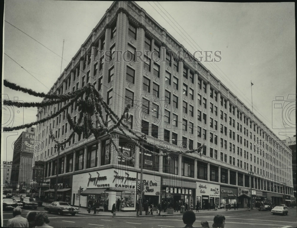 1974 Press Photo Conglomeration of Storefronts of Corner Plankinton Building-Historic Images