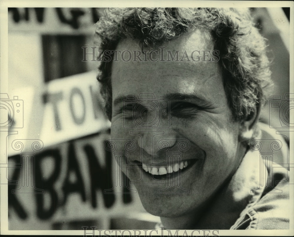 1974 Press Photo Actor Wayne Rogers of Television Series &#39;M-A-S-H&#39; - mjc06608 - Historic Images