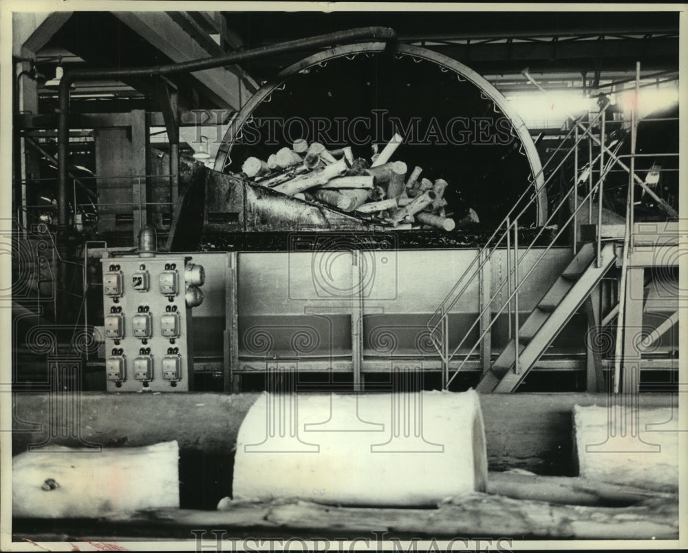 1969 Press Photo Hug Machine Crushes Logs at Lumber Mill at Bratsk, Russia - Historic Images
