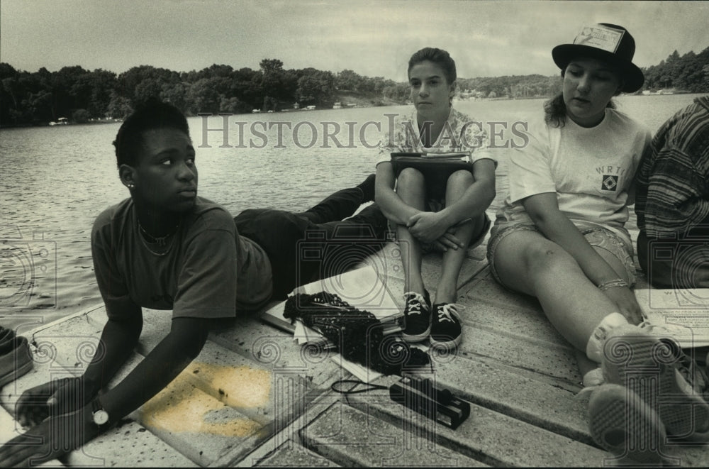 1991 Press Photo Khalilah Taylor, Mandy Wojnar and Eleanor Fregni Share Ideas - Historic Images