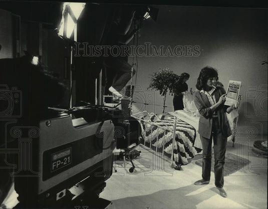 1985 Press Photo Set of Cigarette Television Commercial - mjc06761 - Historic Images