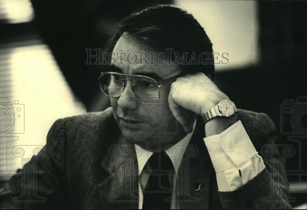 1987, Governor Tommy Thompson at Work - mjc06808 - Historic Images