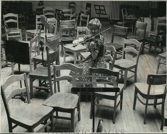 1963 Press Photo Susan Sterrett, orchestra director Wauwatosa East high school-Historic Images