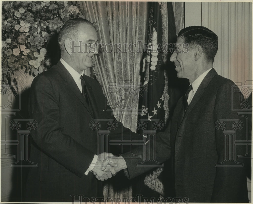 Press Photo President Johnson congratulated Robert S. Stevenson in White House. - Historic Images