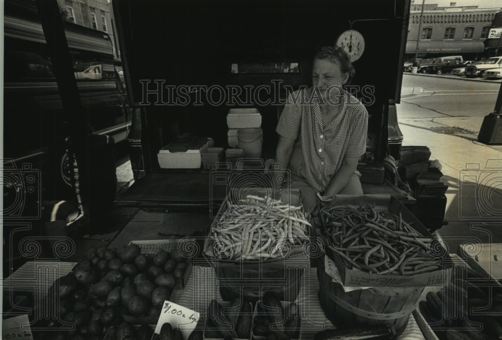 1991, Agnes Tetzloff, vegetable stand, Stevens Point, Wisconsin - Historic Images