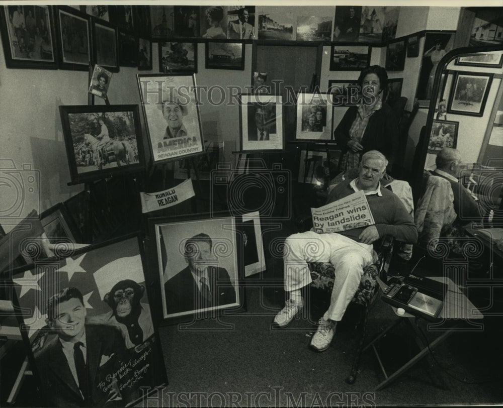 1989 Press Photo Paul and Helen Nicely at Ronald Reagan Birthplace Museum in Ill - Historic Images